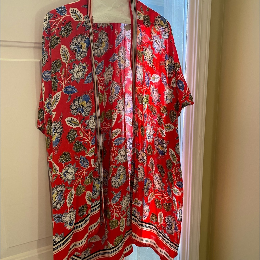 Beautiful wrap for work or the beach!